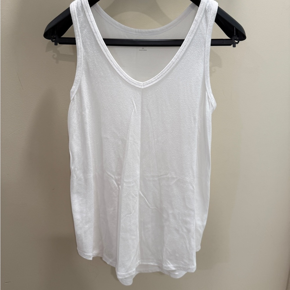a.n.a White V-Neck Tank Top